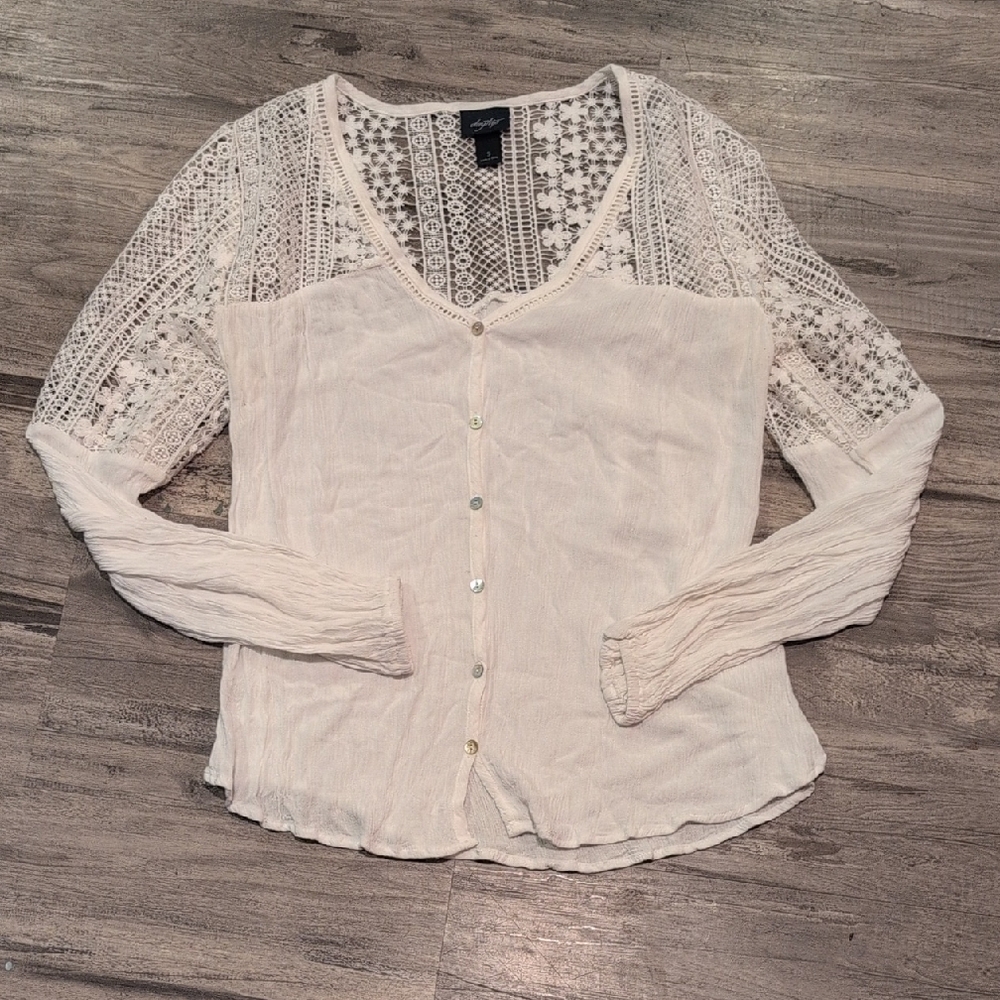 Daytrip Cream Lace Button-Up Blouse